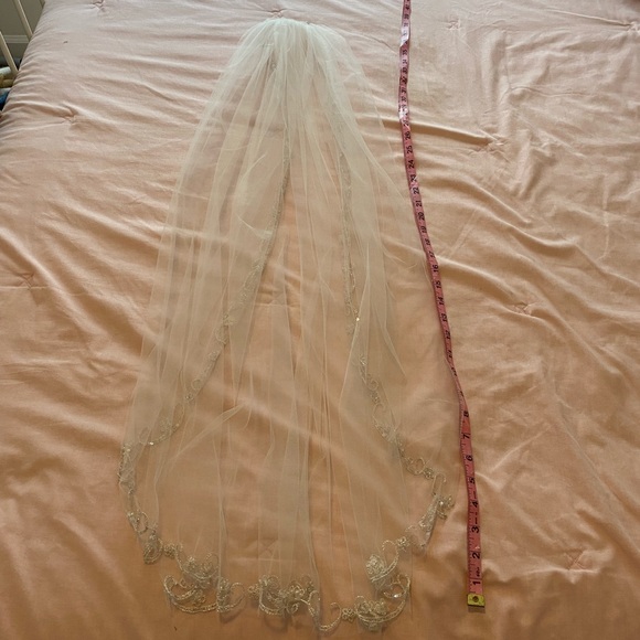 David’s Bridal Veil main image 6